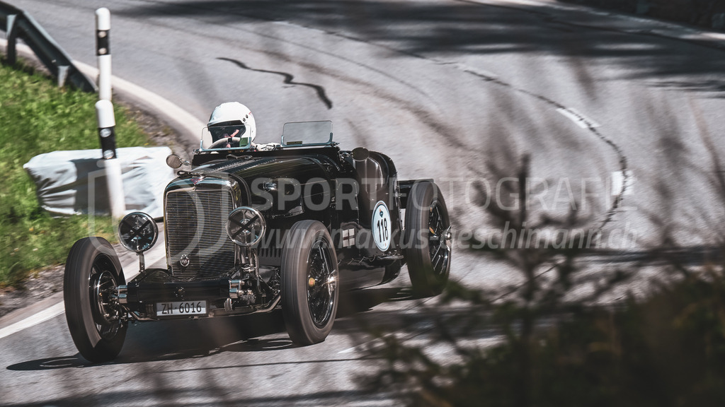 19. Arosa ClassicCar 2023 - 2. September 2023 | 19. Arosa ClassicCar 2023
Arosa, Schweiz
Jäger Harry aus Weisslingen mit der Startnummer 118 in einem Alvis 12/70 Sport Special, Jahrgang 1938, in der Klasse Alpine Performance.
@arosaclassiccar, @arosa.official, #arosaclassiccar, #arosa, #76curves, #classiccar
Bild: Sportfotografie Markus Aeschimann | www.markus-aeschimann.ch - Realisiert mit Pictrs.com