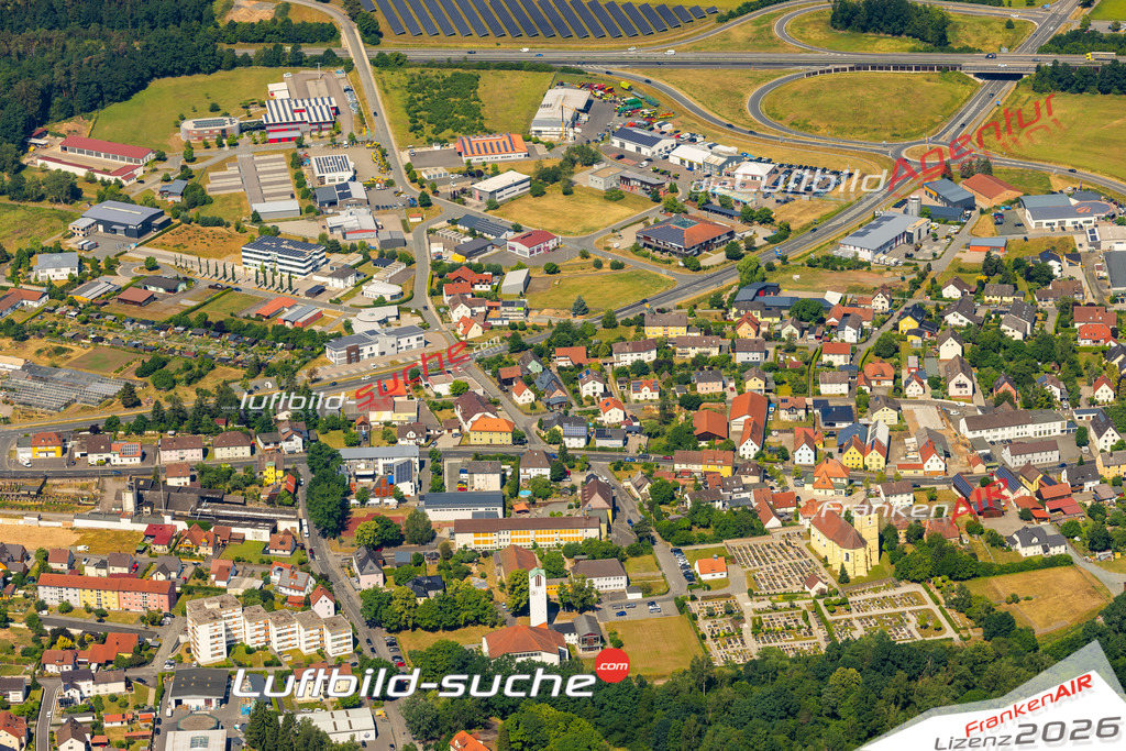 Das Luftbild zeigt :  Altenstadt an der Waldnaab - Die Luftaufnahme wurde 2023 vom UL-Flugzeug aus erstellt ( keine Drohne ) - Hochauflösende Luftaufnahme - Für grossformatige Ausdrucke geeignet. Die Geschenkidee !Mit Lizenz und Bildrechte bestellbar