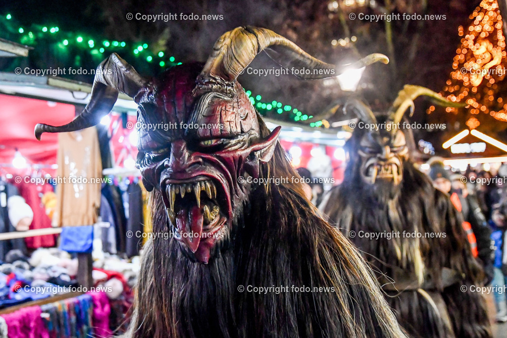 Perchten_ Christkindlmarkt Linz Volksgarten_ 14.12.2022-24 | 14.12.2022, Linz, AUT, Christkindlmarkt Volksgarten Linz, im Bild Perchtenlauf der Linzer Perchten 2022