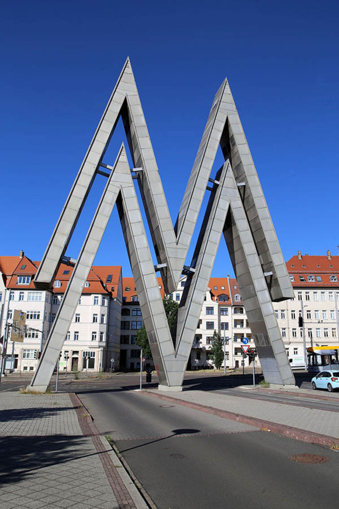 Doppel-M - Eingang zur Alten Messe | Entdecke über 20 Kategorien Leipzig-Motive: Foto-Downloads, hochwertige Poster, Leinwand- & Fine-Art-Prints. Jetzt Lieblingsfoto im Bildlexikon Leipzig Shop bestellen!