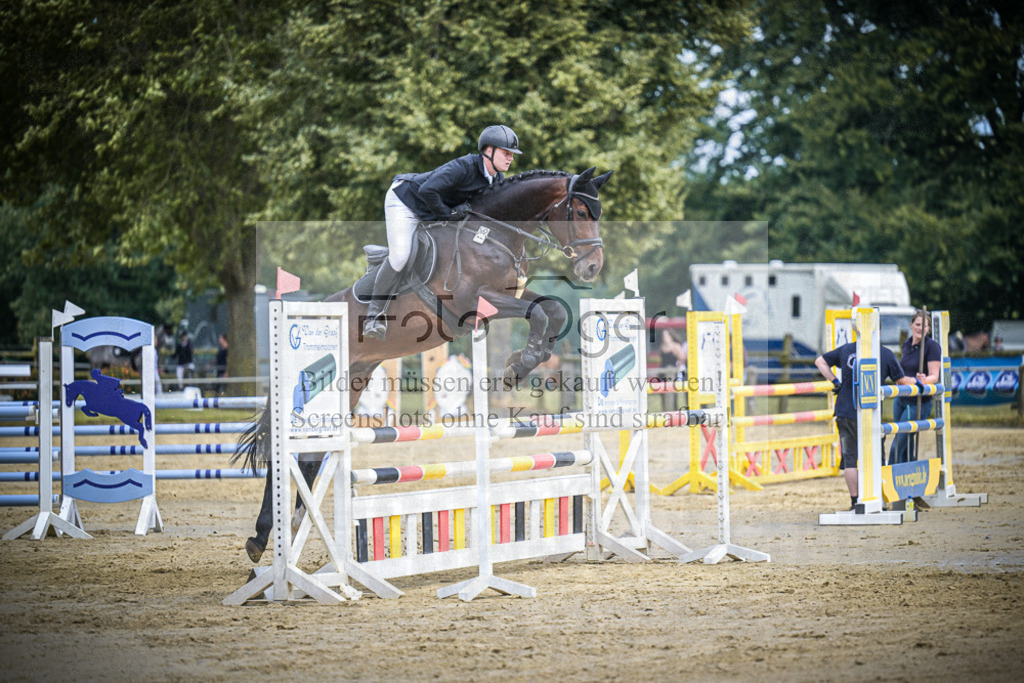 DOS_4275 | Entdecke hochwertige Reitturnierfotos von Foto Oger. Professionell, emotional und authentisch – jetzt Lieblingsmomente im Shop bestellen.Deutschlandweite Turnierfotografie. - Realisiert mit Pictrs.com