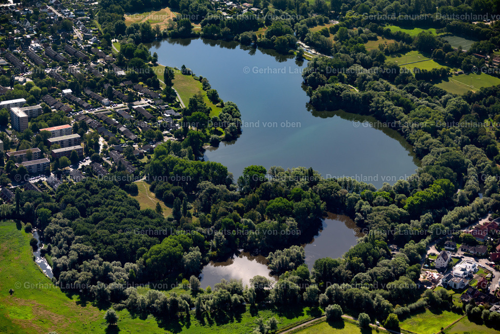 4035012 | BRAUNSCHWEIG 31.07.2020 Uferbereiche am Seegebiet des " Ölpersee " im Ortsteil Nordstadt in Braunschweig im Bundesland Niedersachsen, Deutschland. // Riparian areas on the lake area of " Oelpersee " in the district Nordstadt in Brunswick in the state Lower Saxony, Germany. Foto: Gerhard Launer
