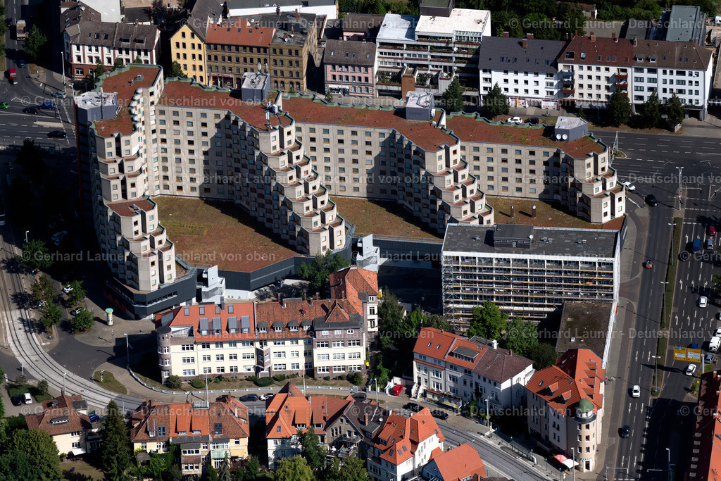 4035254 | BRAUNSCHWEIG 31.07.2020 Studenten-Wohnheim Gebäude " Affenfelsen " am Rebenring im Ortsteil Nordstadt in Braunschweig im Bundesland Niedersachsen, Deutschland. Weiterführende Informationen bei: ALU-BAU Gräbner GmbH,  Studentenwerk OstNiedersachsen,  iwb Ingenieurgesellschaft mbH. // Student Residence - Building " Affenfelsen " on Rebenring in the district Nordstadt in Brunswick in the state Lower Saxony, Germany. Further information at: ALU-BAU Graebner GmbH,  Studentenwerk OstNiedersachsen,  iwb Ingenieurgesellschaft mbH. Foto: Gerhard Launer