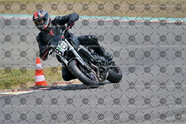 25bt04-1197 | markuskiefer.com - Realisiert mit Pictrs.com