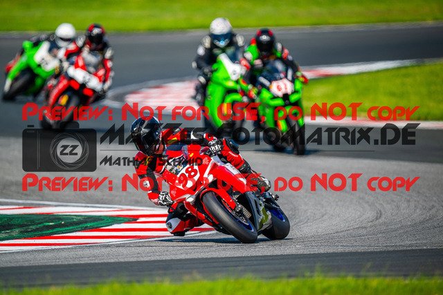 MaZZes_FotoMatrix_240601_6007705_3307 | STK