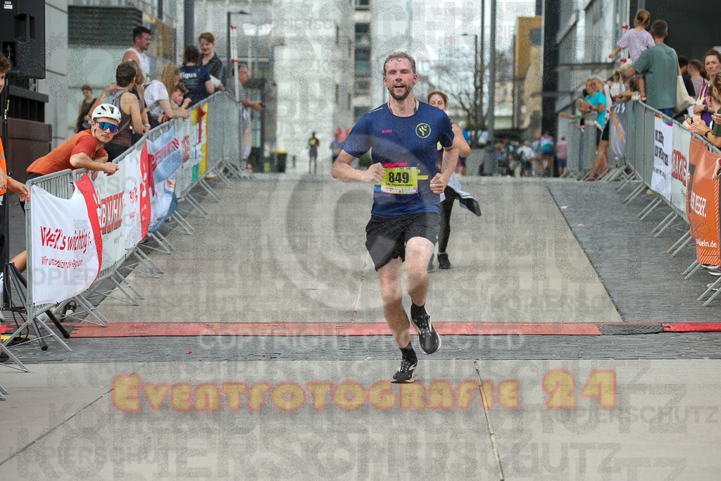 250920_1529_EX1_9662 | Sportfotografie im Rhein-Sieg Kreis, Köln, Bonn, NRW, Rheinland Pfalz, Hessen, etc. Unser Tätigkeitsfeld umfasst den Laufsport vom Volkslauf über den Marathon, Duathlon, Triathon bis zum Ultralauf wie Kölnpfad Ultra oder Schindertrail.