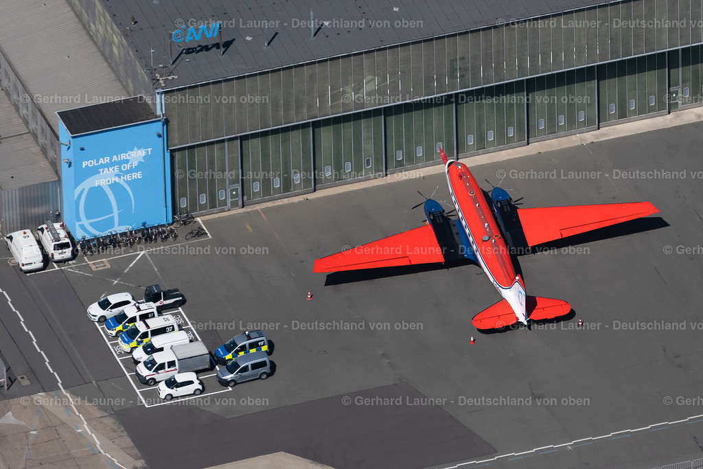4029940 | BREMEN 01.06.2020 Forschungsflugzeug - Flugzeug Douglas DC-3C - Basler BT-67 Polar-5 mit der Kennung C-GAWI der Fluggesellschaft Kenn Borek Air Ltd auf dem Flugplatz - Flughafen an der Henrich-Focke-Straße im Ortsteil Neuenland in Bremen, Deutschland. Weiterführende Informationen bei: Alfred-Wegener-Institut Helmholtz-Zentrum für Polar- und Meeresforschung. // Aircraft Douglas DC-3C - Basler BT-67 Polar - 5 callsign C-GAWI operated by airline Kenn Borek Air Ltd on the airport on street Henrich-Focke-Strasse in the district Neuenland in Bremen, Germany. Further information at: Alfred-Wegener-Institut Helmholtz-Zentrum fuer Polar- und Meeresforschung. Foto: Gerhard Launer