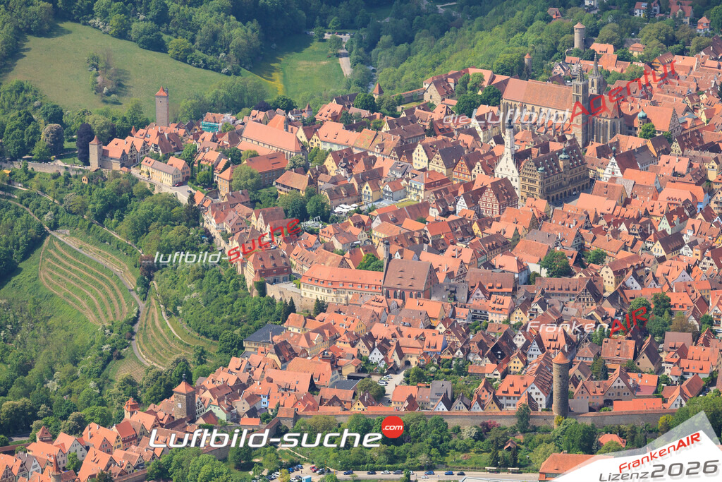 Luftbild von Stadtmauer Rothenburg-tauber - Luftaufnahme wurde 2015 von https://frankenair.de mittels Flugzeug (keine Drohne) erstellt - die Geschenkidee