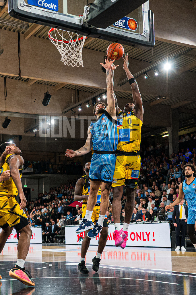 Basketball I Herren I Bundesliga I Saison 2025/2026 I 8. Spieltag I Veolia Towers Hamburg - MHP Riesen Ludwigsburg | CONTRAST ZERØ MEDIA - Realisiert mit Pictrs.com
