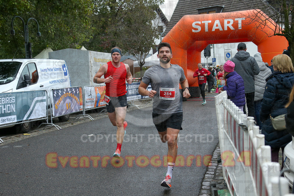 251130_1140_EX1_8183 | Sportfotografie im Rhein-Sieg Kreis, Köln, Bonn, NRW, Rheinland Pfalz, Hessen, etc. Unser Tätigkeitsfeld umfasst den Laufsport vom Volkslauf über den Marathon, Duathlon, Triathon bis zum Ultralauf wie Kölnpfad Ultra oder Schindertrail.