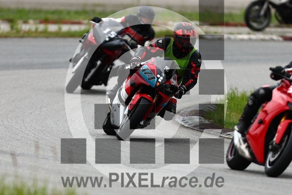 0474-20250726_00523 | Schöne Erinnerungen an spannende Momente - das festzuhalten ist unser Job. PIXELrace.de ist seit 2003 auf den Rennstrecken Europas unterwegs um die Action draußen beim Fahren und die wunderbare Stimmung imm Fahrerlager für euch einzufangen.