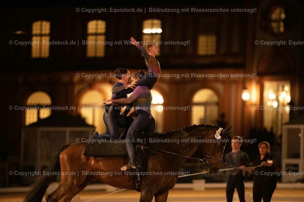 20230527_Voltigieren_NASPA_Flutlicht_1121 | equistock