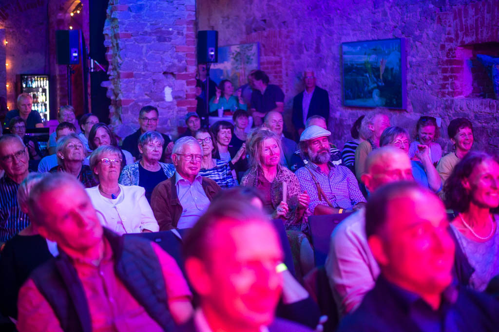 Tango meets Cuba | Tango meets Cuba mit den Klazz Brothers & Cuba Percussion im Forte Belvedere Leisnig zum Festival Hallo Leisnig 2022. - Realisiert mit Pictrs.com