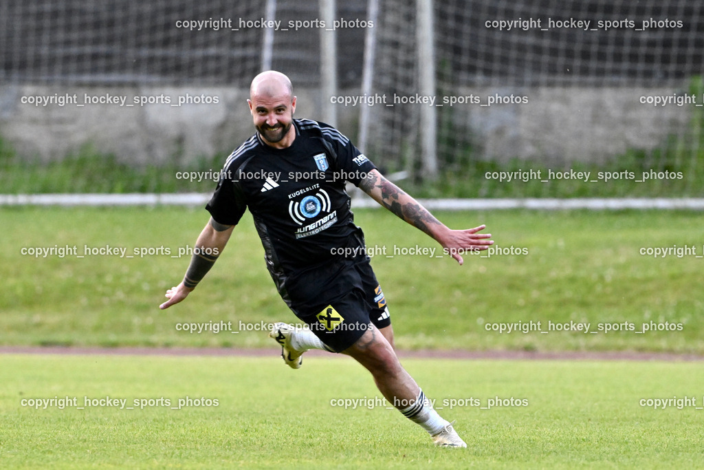 WSG Radenthein vs. URC Thal Assling | Jubel #9 Denis Kerrniqi URC Thal Assling, WSG Radenthein vs. URC Thal Assling, WSG Radenthein vs. URC Thal Assling am 30.05.2025 in Radenthein (Sportplatz Radenthein), Austria, (Photo by Bernd Stefan)