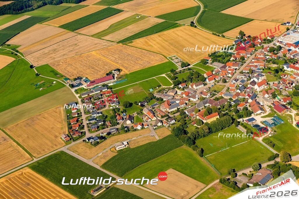 Klassische Luftaufnahme ohne Drohne zeigt:Eglingen bei Dischingen - Die Luftbildaufnahme wurde 2025 vom UL-Flugzeug heraus erstellt ( keine Drohne ) - Hochauflösende Luftaufnahme -Nicht vergleichbar mit Google Maps oder Satelittenbilder- Die Geschenkidee !Mit Lizenz und Bildrechte bestellbar