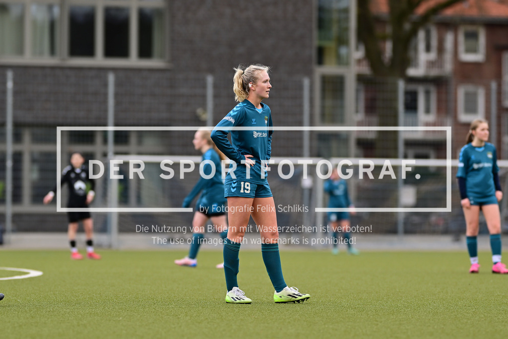 Fußball I Frauen I Saison 2024-2025 I Oberliga I 16. Spieltag I SC Alstertal-Langenhorn - GW Eimsbüttel I 24401 | Der Sportfotograf. - Realisiert mit Pictrs.com