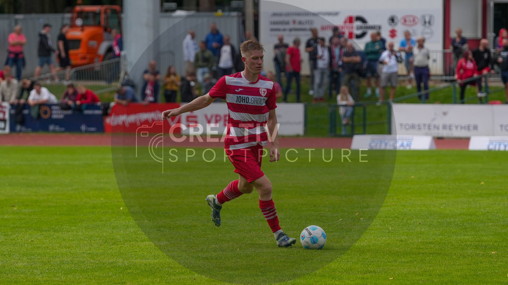 Fußball, Herren, Saison 2025/2026, Regionalliga Nordost, 9. Spieltag, Greifswalder FC vs. FSV 63 Luckenwalde, Sonntag 21.09.2025, Volksstadion Greifswald, | Fußball, Herren, Saison 2025/2026, Regionalliga Nordost, 9. Spieltag, Greifswalder FC vs. FSV 63 Luckenwalde, Sonntag 21.09.2025, Volksstadion Greifswald, Im Bild: Lucas Vierling (Greifswald) - Realisiert mit Pictrs.com