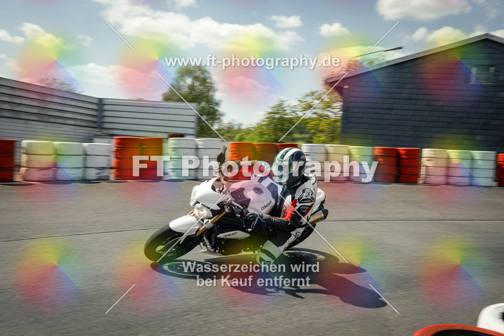 OBK_Mai_Volker_Adam-10906 | Hier findet Ihr Bilder von Touristenfahrten auf der Nürburgring Nordschleife oder von anderen Veranstaltungen die ich besucht habe. Viel Spass beim Durch Schauen 