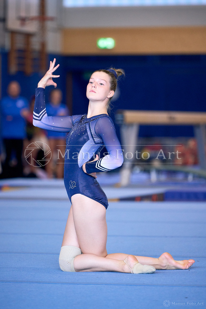 2024-10-06-1-A-DSC03053 | Professionelle Sportfotografie in Hamburg, Schleswig-Holstein und Niedersachsen – spezialisiert auf Rhönrad, Geräteturnen, Leistungsturnen und rhythmische Sportgymnastik. Bundesweite Begleitung von Rhönrad-Events. Jetzt Sport-Fotos - Realisiert mit Pictrs.com