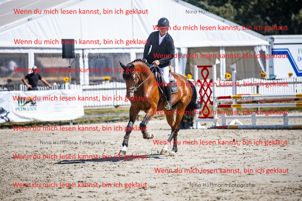 BK1A5255 | Turnierbilder Turnierfotos Nina Hüffmann Turnierfotografie Pferdefotografie Tierzeichnung Haustierzeichnung Pferdezeichnung Hundezeichnung Videograf  - Realisiert mit Pictrs.com