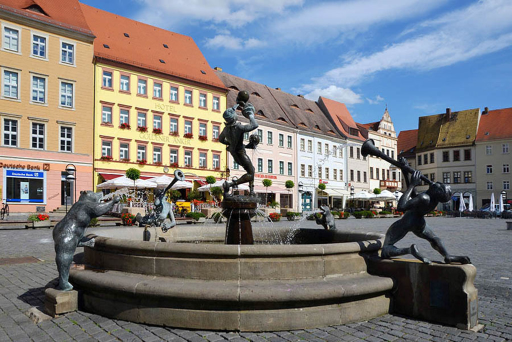 Torgau - Markt mit Marktbrunnen | Entdecke über 20 Kategorien Leipzig-Motive: Foto-Downloads, hochwertige Poster, Leinwand- & Fine-Art-Prints. Jetzt Lieblingsfoto im Bildlexikon Leipzig Shop bestellen!