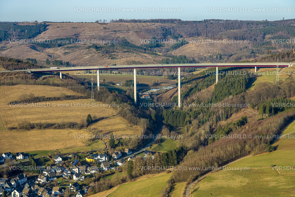 Bestwig260104476 | Luftbild, Talbrücke Nuttlar der Autobahn A46, Waldgebiet mit Waldschäden, Nuttlar, Bestwig, Sauerland, Nordrhein-Westfalen, Deutschland