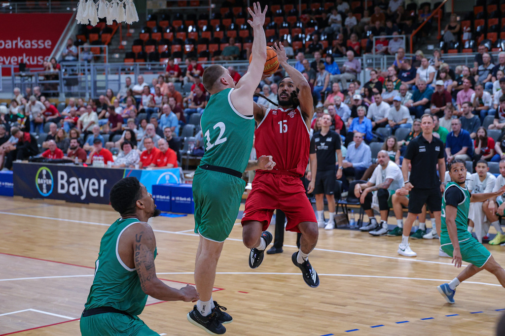 BAYER GIANTS vs VET-CONCEPT Gladiators Trier Test-89 | Fotos von Basketballspielen aus dem Raum NRW fotografiert von Gero Mueller-Laschet und Daniel Schaefer - Realisiert mit Pictrs.com