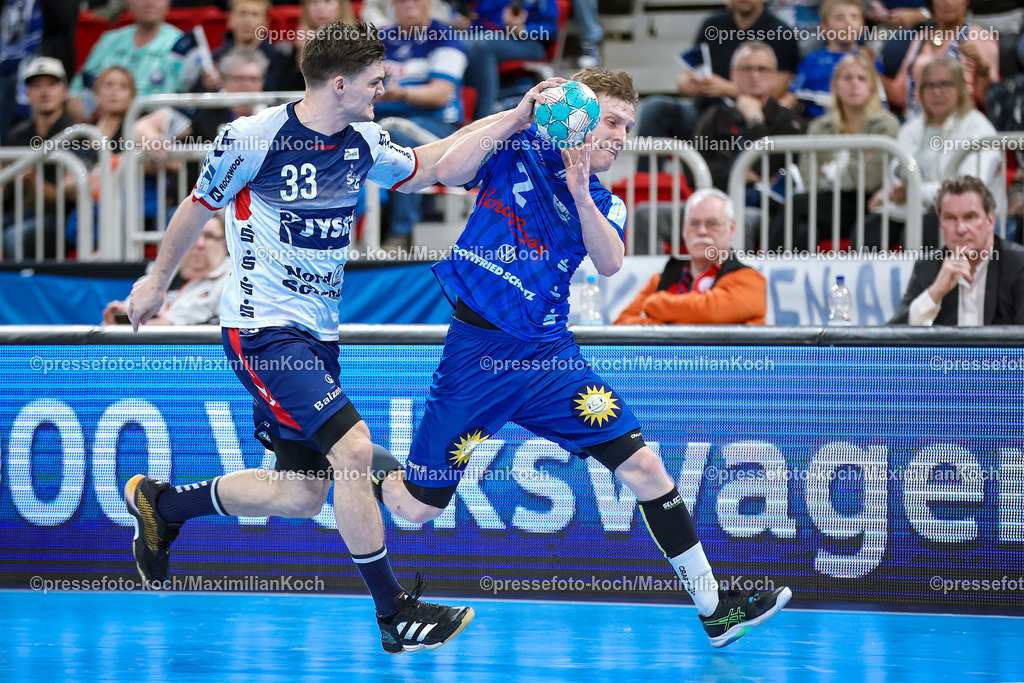 Due1HBL02062401023 | 02.06.2024, Handball, Düsseldorf, PSD-Bank Dome, Liqui Moly Handball Bundesliga, Spieltag 34, Saison 2023 2024, Bergischer HC - SG Flensburg-Handewitt: Laufduell Kay Smits (SG Flensburg-Handewitt) gegen Noah Beyer (Bergischer HC)