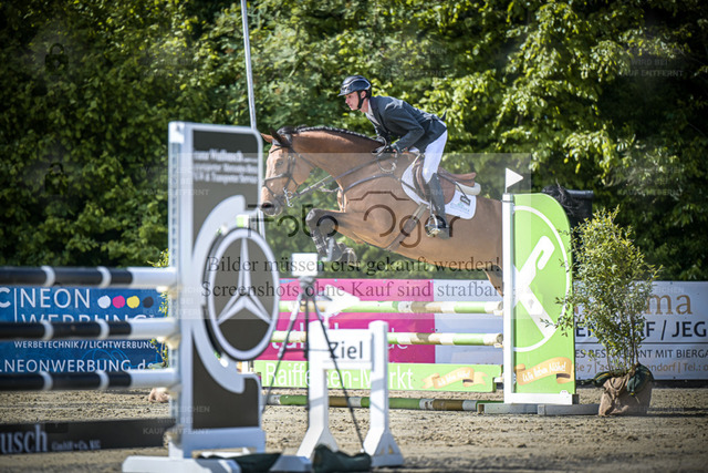 DOS_8597 | Entdecke hochwertige Reitturnierfotos von Foto Oger. Professionell, emotional und authentisch – jetzt Lieblingsmomente im Shop bestellen. - Realized with Pictrs.com