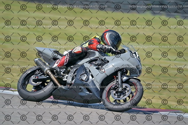 26BT02-0920 | markuskiefer.com - Realisiert mit Pictrs.com