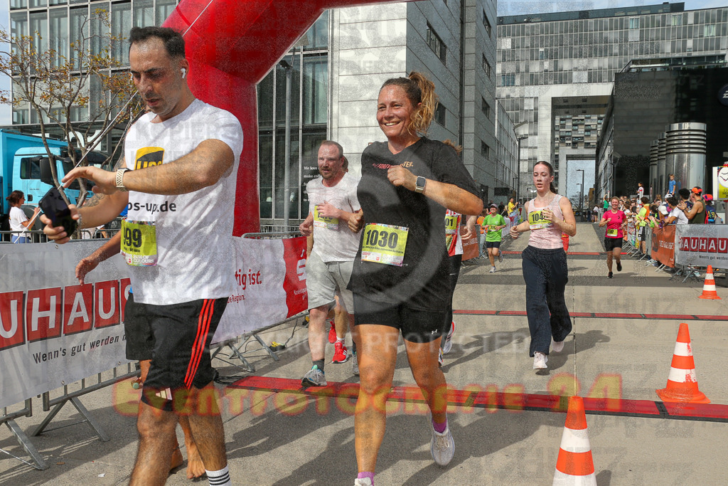 250920_1329_EX1_4970 | Sportfotografie im Rhein-Sieg Kreis, Köln, Bonn, NRW, Rheinland Pfalz, Hessen, etc. Unser Tätigkeitsfeld umfasst den Laufsport vom Volkslauf über den Marathon, Duathlon, Triathon bis zum Ultralauf wie Kölnpfad Ultra oder Schindertrail.