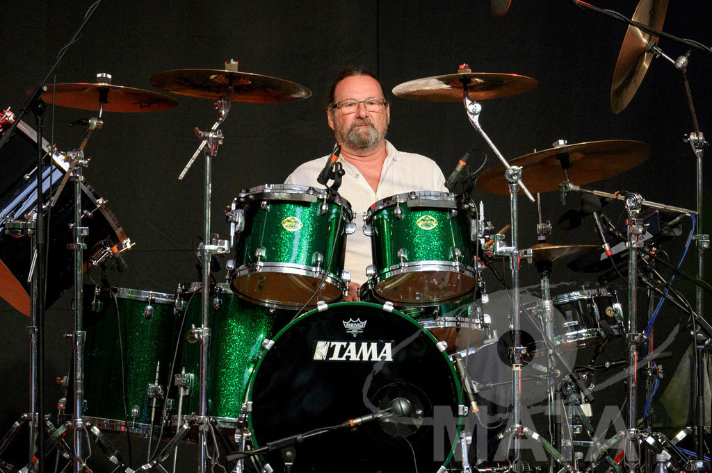 _DWA2841 | Kevin Whitehead von John Lees' Barclay James Harvest live bei einem Konzert in Serenadenhof Nürnberg, 01.07.2023 - Realisiert mit Pictrs.com