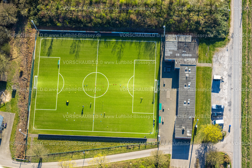 Selm250404527 | Luftbild, Fußballstadion Sportplatz Am Kohuesholz des Grün-Schwarz Cappenberg, Cappenberg, Selm, Münsterland, Nordrhein-Westfalen, Deutschland