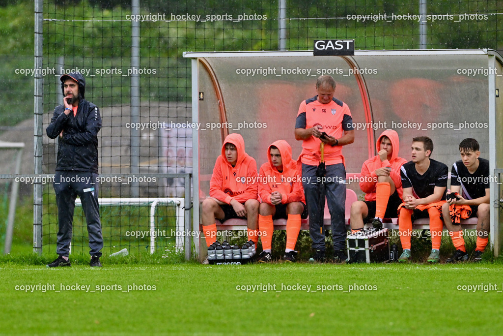 SV Viktoria Viktring vs. FC Mondi Frantschach | Spielerbank FC Frantschach, Headcoach FC Frantschach Reinhold Budja FC Frantschach, SV Viktoria Viktring vs. FC Mondi Frantschach, SV Viktoria Viktring vs. FC Mondi Frantschach am 02.08.2025 in Klagenfurt (Sportplatz Viktrink), Austria, (Photo by Bernd Stefan)
