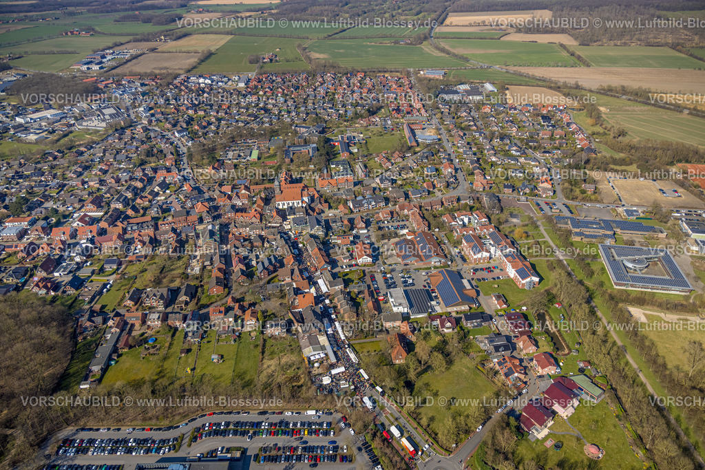 Nordkirchen250300019 | Luftbild,Hollandmarkt auf der Schloßstrasse in Nordkirchen, Verkaufsstände und 10000 Besucher , Nordkirchen, Münsterland, Nordrhein-Westfalen, Deutschland, Luftbild