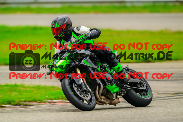 MaZZes_Fotomatrix_20241002_6007705_8878 | GELB