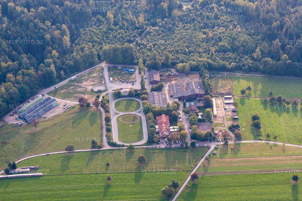 Luftbild: Gästehaus Wiesenhof im Ortsteil Burbach in Marxzell im Bundesland Baden-Württemberg in Deutschland. Foto: IMG_53175.jpg vom 09.09.2012 durch Werner Riehm/FLY-FOTO.de