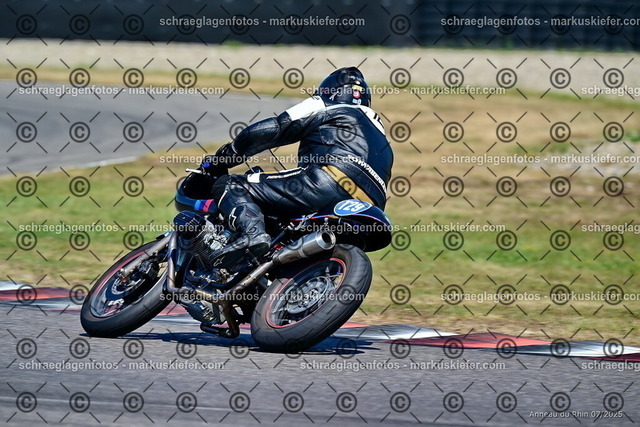 25bc03-1952 | markuskiefer.com - Realisiert mit Pictrs.com