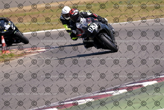26bt04-1843 | markuskiefer.com - Realisiert mit Pictrs.com