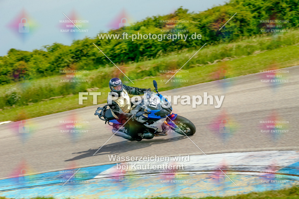 _MOT1109 | Hier findet Ihr Bilder von Touristenfahrten auf der Nürburgring Nordschleife oder von anderen Veranstaltungen die ich besucht habe. Viel Spass beim Durch Schauen 