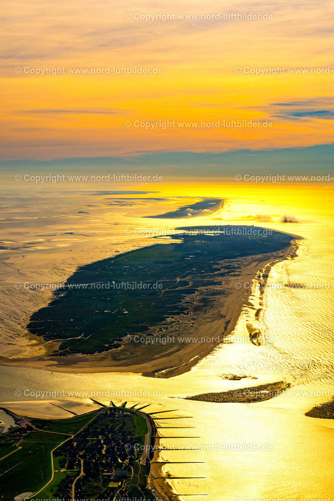 Norderney_Sonnenuntergang_ELS_9467160823 | NORDERNEY 16.08.2023 Küstenbereich der der Nordsee - Insel Norderney im Sonnenuntergang im Bundesland Niedersachsen, Deutschland. Weiterführende Informationen bei: Staatsbad Norderney GmbH. // Coastal area of North Sea - Island in Norderney in the state Lower Saxony, Germany. Further information at: Staatsbad Norderney GmbH. Foto: Martin Elsen
