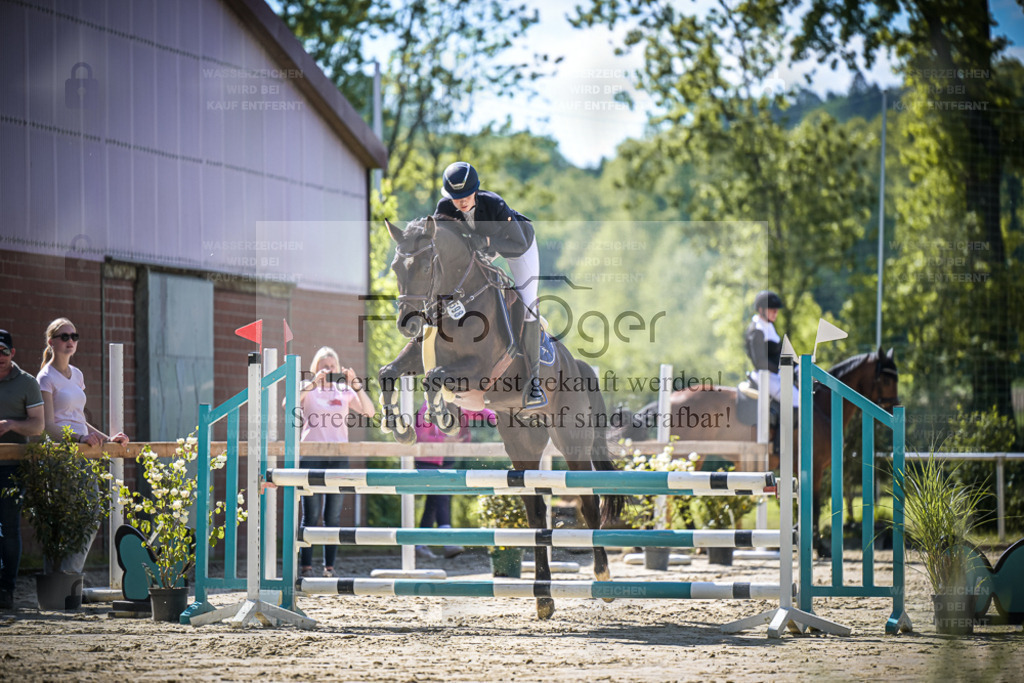 DOS_2123 | Entdecke hochwertige Reitturnierfotos von Foto Oger. Professionell, emotional und authentisch – jetzt Lieblingsmomente im Shop bestellen. - Realisiert mit Pictrs.com