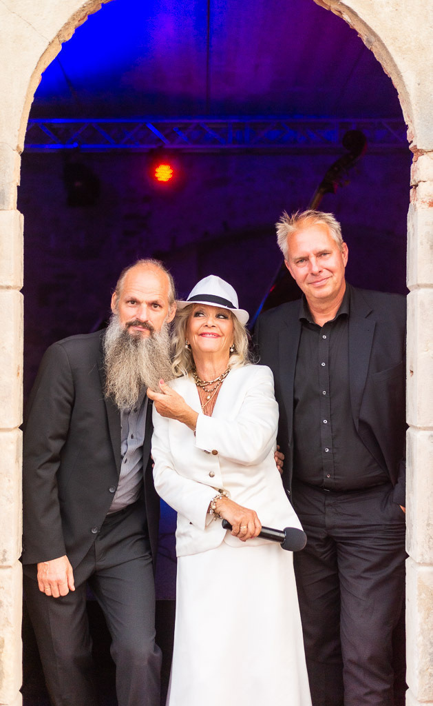 Konzert Dorit Gäbler | Dorit Gäbler im Forte Belvedere Leisnig zum Festival Hallo Leisnig 2022. - Realisiert mit Pictrs.com