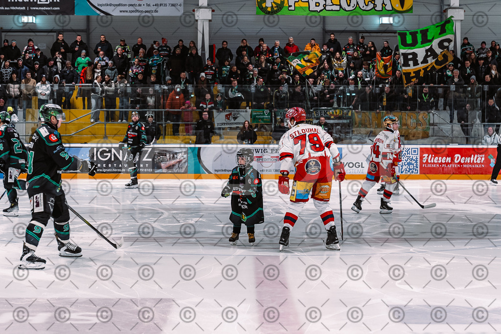 Alligators_vs_Deggendorf_30_11_2025-034 | Höchstadt Alligators Fotogalerie: Eishockey-Action aus Franken. Professionelle Spielfotos, Portraits & Stadionbilder zum Download. Jetzt entdecken! - Realized with Pictrs.com