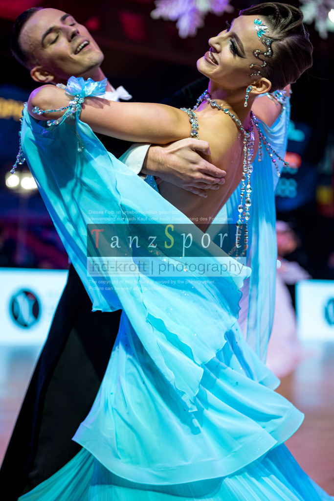 20251214_Baltic-Trophy_2906-2 | Tanzsportbilder, Standardtanz, Lateintanz, WDSF, DTV, LTVB, dancecomp, goc, hessen tanzt, blaues band der spree, walzer, tango, wiener walzer, slowfox, quickstepp, samba, rumba, cha-cha-cha, paso doble. jive, hd-kroft photography, turniertanzsport