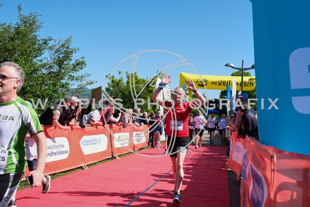 ..... | LINZ,AUSTRIA,27.April 24, Int. 3 Brückenlauf Linz  , Image shows: Photo: WAPICS / Michael ring