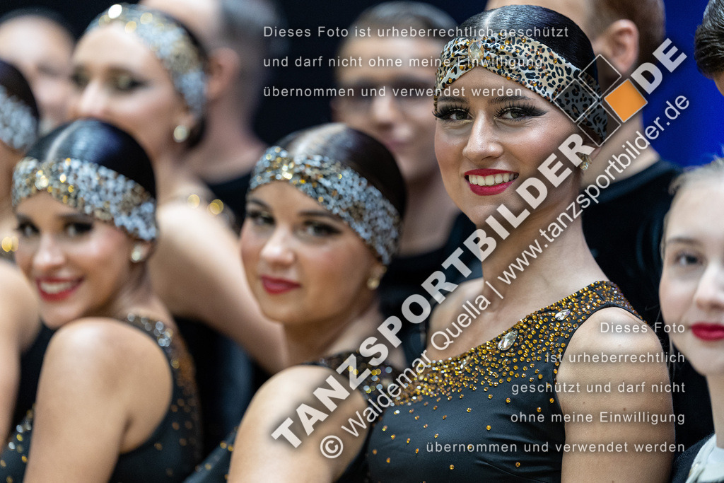 20240113-02274 | Hier finden Sie Tanz Bilder vom Latein und Standard Formationen tanzen. Sportbilder vom Tanzsport. Schöne Fotos und von Weltmeisterschaft, Europameisterschaft, Bundesliga, Regionalliga, Oberliga und Landesliga sowie von GOC Stuttgart, DanceComp, WM Bremen