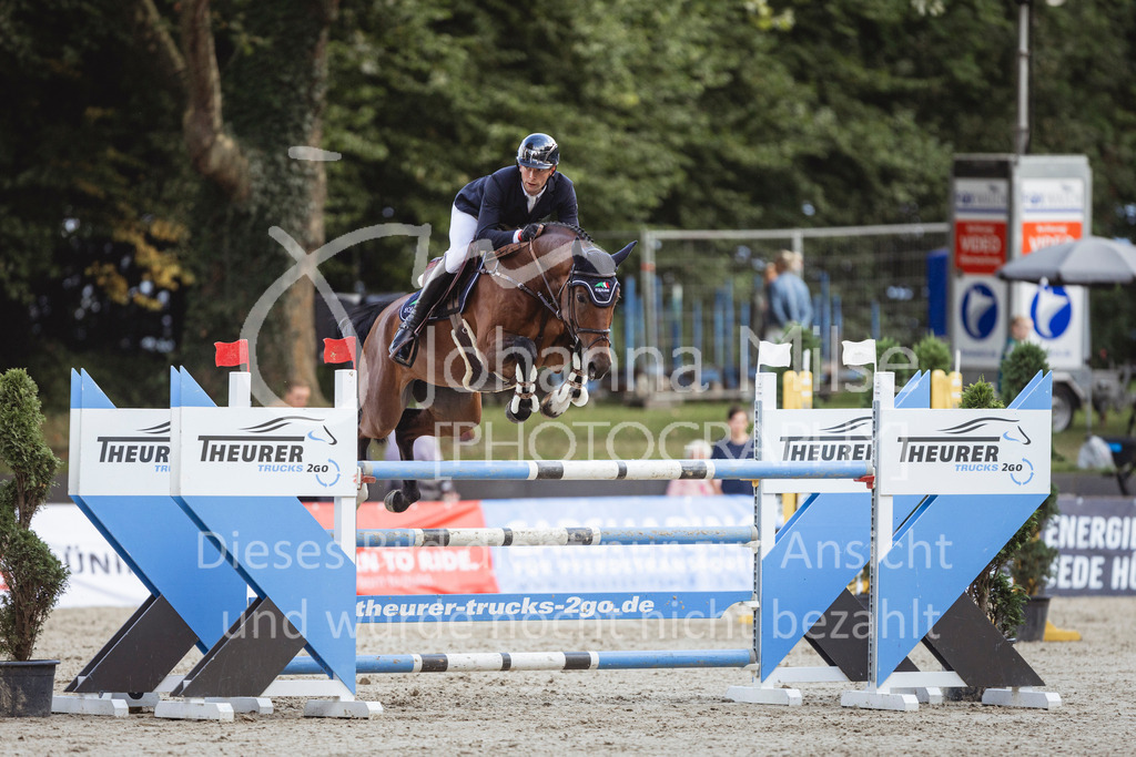 240915_OWLCh_Youngster7y-601 | Deine schönsten Turniermomente als professionelle Fotos! Entdecke hochwertige Pferdesport-Fotografie im Online-Shop. Jetzt Fotos finden & bestellen!