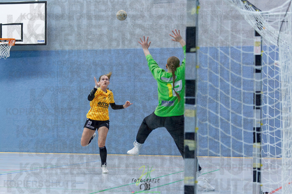 Frauen Oberliga Mitte (HHV); HSG Eibelshausen/Ewersbach - HSG Wettenberg II | Frauen Oberliga Mitte (HHV); HSG Eibelshausen/Ewersbach - HSG Wettenberg II am 13.12.2025 in Steinbrücken (Sporthalle am Hammerweiher)Photo © 2025 - Jörg Heinrich - Realisiert mit Pictrs.com