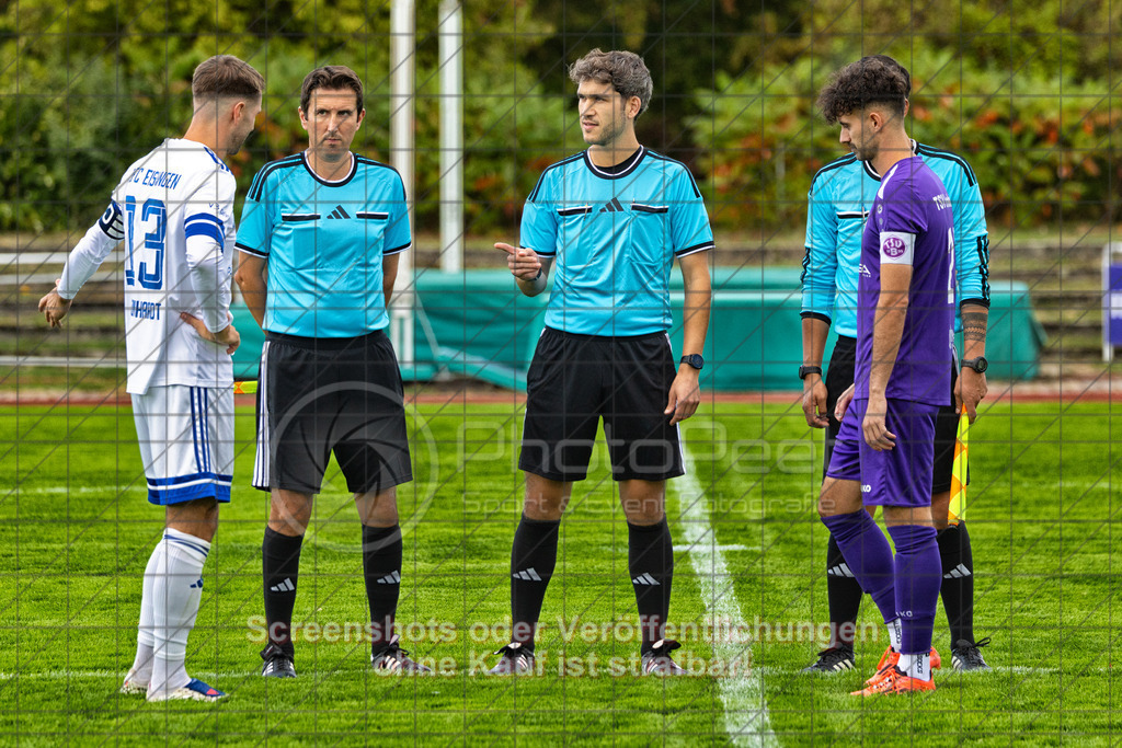20261010_152843_0678-Bearbeitet_(c)_by_PhotoPeet | #,1.FC Eislingen (weiß) vs. TSV Bernhausen (lila), Fussball, Landesliga 2 - wfv, 11. Spieltag, Saison 2026/2027, Rasenplatz, Eichbachstation, Haldenstraße, 73054 Eislingen, 10.10.2026 - 15:30 Uhr,Foto: PhotoPeet / Sport- &amp; Eventfotografie / Peter Harich